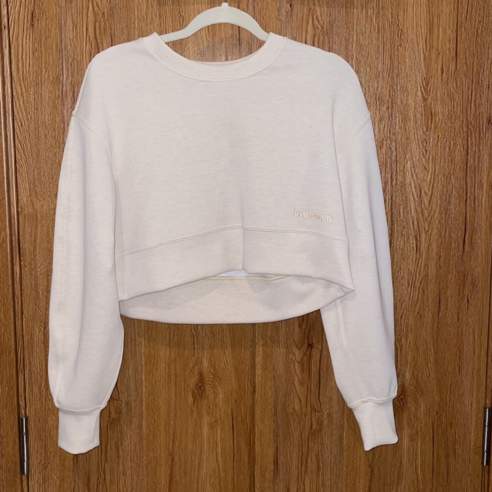 NWOT Lululemon Soft Ambitions Cropped Crew